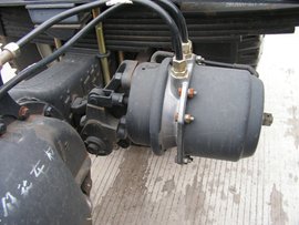 刹车片变薄后产生的制动间隙，该如何调整？