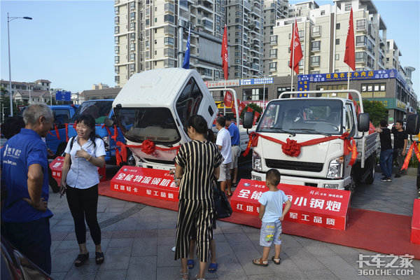 高原雄狮王者归来 一汽红塔解放公狮S1海南荣耀上市劲销13辆!