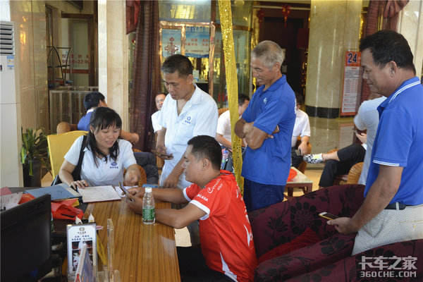 高原雄狮王者归来 一汽红塔解放公狮S1海南荣耀上市劲销13辆!