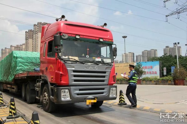 ��ɳ��56��·�ν�ͣ�ϲ����ཻͨΥ����