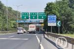 重庆:早高峰时部分路段应急车道可通行