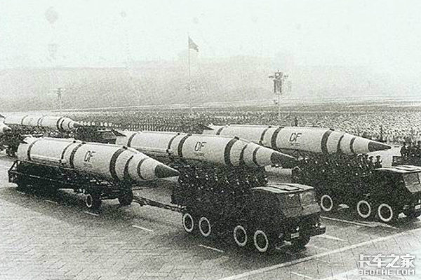 2025年 お歳暮・冬ギフト特集 中国第一代8驱军用越野卡车，这台黄河JN252还曾拉过炮弹_手机 コレクション