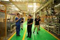 16岁“老司机”遇上超级工厂，他咋看？