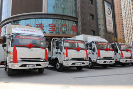 质保100万公里 最高2.3万助学金送学子 江淮康铃J系列兰州上市