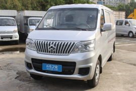长安新品睿行M60评测 号称“更大 更强 更能扛” 面包车中的全能王?
