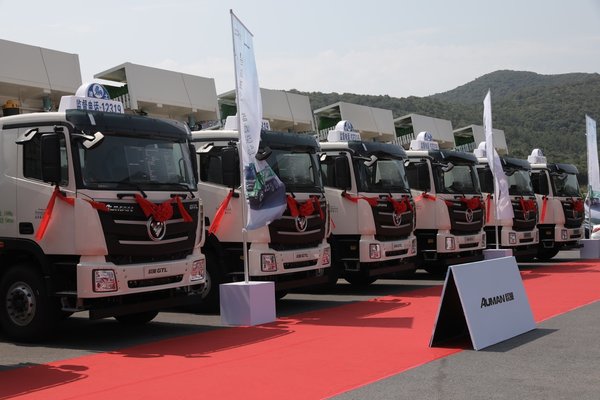 �û����ڴ��ĳ��ͣ�ŷ����������ж˫��