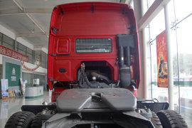 ����2̨&nbsp;����HOWO&nbsp;6X4ǣ����ֱ��2��Ԫ