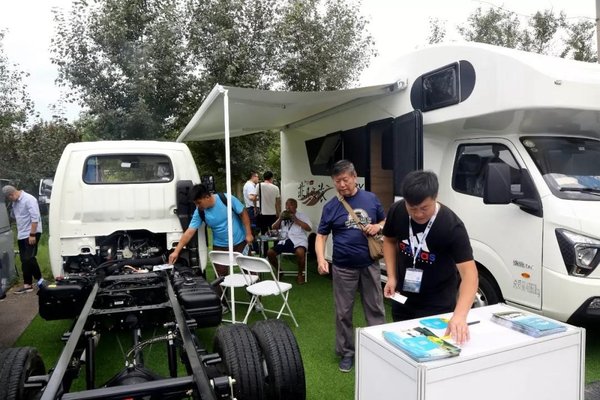 �ɵ���;��RV����������ʷ���¶Ӫչ��