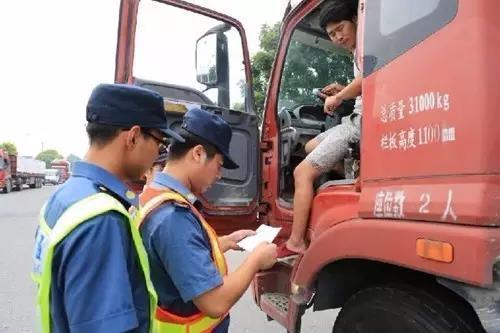 �������������ɱ�&nbsp;�򵥵Ľ�����˭��