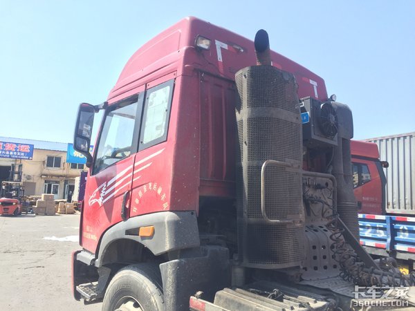 服役10年依然威风不减,这台解放J5P是否勾起了你的回忆?