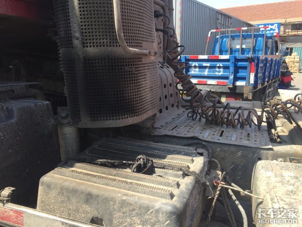 服役10年依然威风不减,这台解放J5P是否勾起了你的回忆?