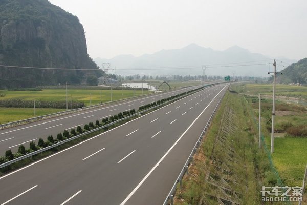 �½���Ϊ��ֹƣ�ͼ�ʻ�����������ֹ�·