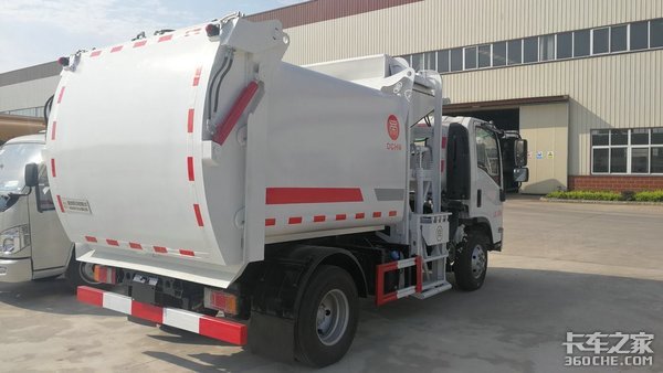 餐廚垃圾車看上去簡單，上裝卻這么復雜