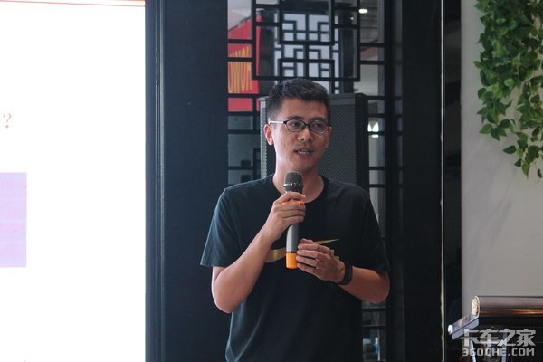 ����HOWO�Ῠ�Ƽ�������������