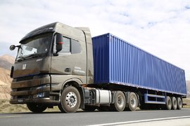 继吐鲁番高温以后 我又在海拔5000米的昆仑山体验了吉利甲醇重卡