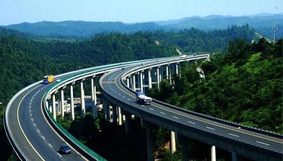 ȥ��ȫ���շѹ�·����ͨ�з�917.8��Ԫ