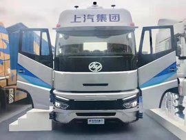 流媒体后视镜、没有方向盘 上汽红岩展示能自动驾驶的概念重卡