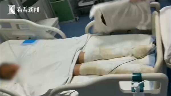 货车起火父子跳桥 孩子获救童言戳心！