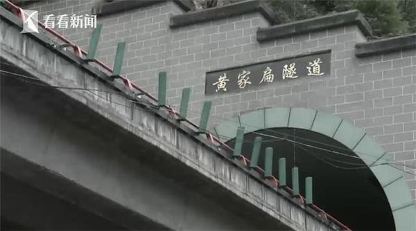 货车起火父子跳桥 孩子获救童言戳心！