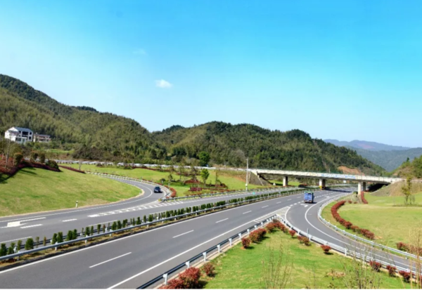 �����ܱ��������п�ݹ�˾�б��ɼ���¯