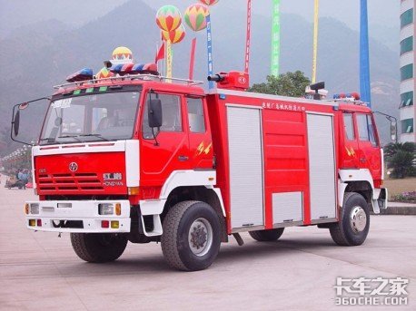 奔驰“双头”消防车即将进入中国，我打赌你没见过