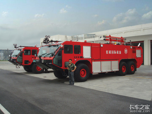 奔驰“双头”消防车即将进入中国，我打赌你没见过