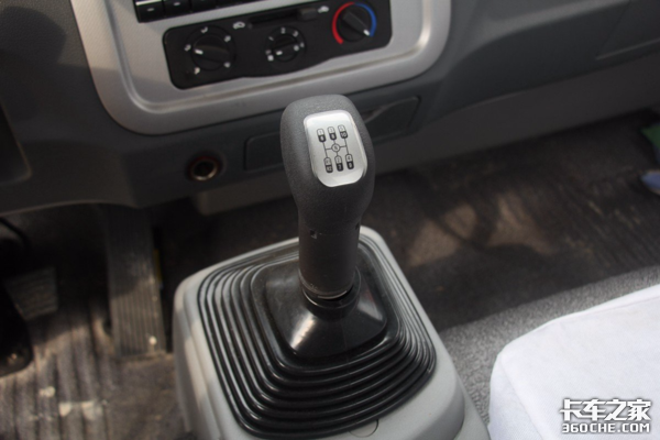 微卡也开始装气刹了，这承载力是要赶超轻卡的节奏啊！