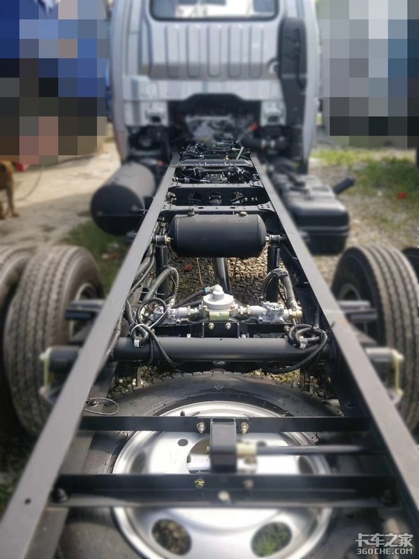 微卡也开始装气刹了，这承载力是要赶超轻卡的节奏啊！