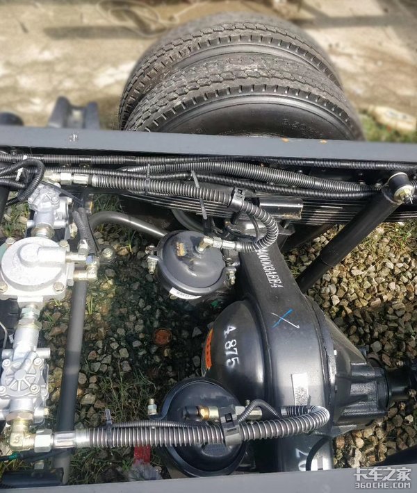 微卡也开始装气刹了，这承载力是要赶超轻卡的节奏啊！