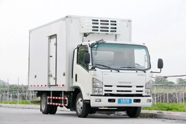 中集上装+电装冷机 庆铃KV100宽体冷藏车实拍