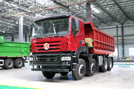 内八字很柔弱？ 国六排放8X8驱动，这台太脱拉自卸车想陷车都难！