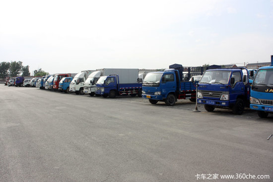 市场冷清 探访北京二手卡车交易市场