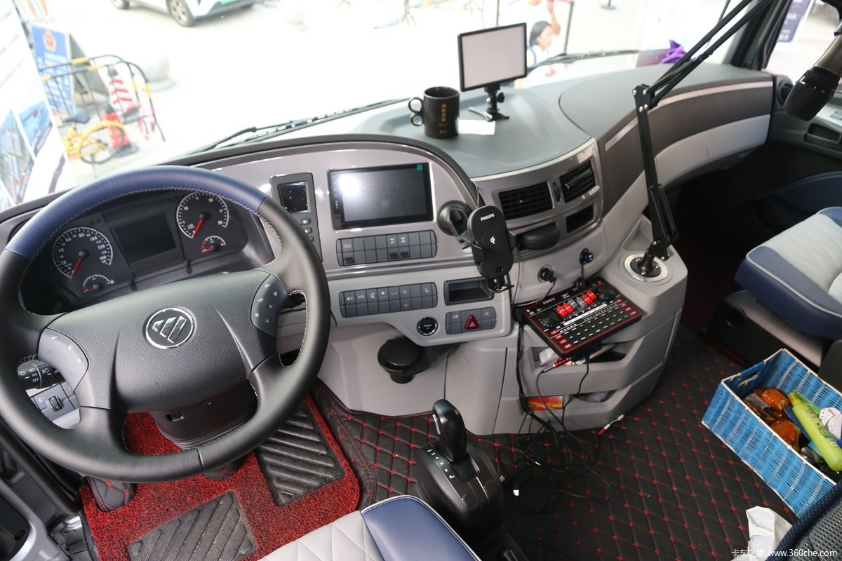 福田戴姆勒快手版发布驾驶室能k歌直播图片列表