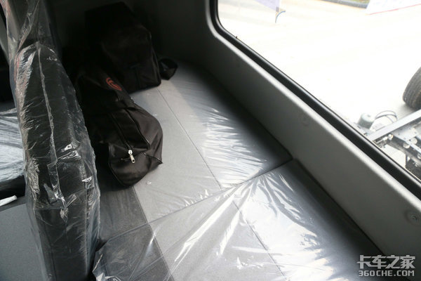 ���J6L�Ͷ������KR&nbsp;�����п���ѡ˭��