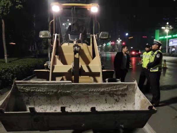 ������������ӿ�չ�����Υ����������