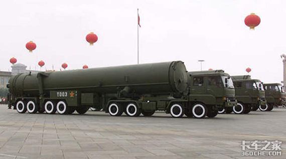 近20年3次大阅兵都有它，汉阳导弹运输系列军车了解一下