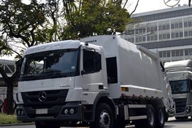 配备艾里逊变速箱的巴西产梅赛德斯-奔驰Atego垃圾车 登陆哥伦比亚