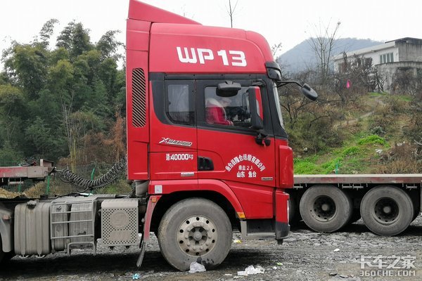 父亲不让母亲跟车,知道真相我内牛满面