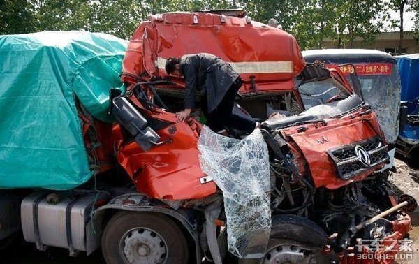 父亲不让母亲跟车,知道真相我内牛满面