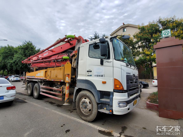 见识了这款进口日野底盘泵车，我对日系底盘的印象刷新了！