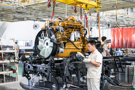 它们的邂逅 是一生！ 东风柳汽总装线亲历大梁和驾驶室的结合