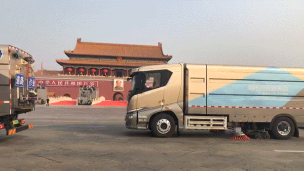 比亞迪T8純電動洗掃車服務(wù)國慶盛世大典