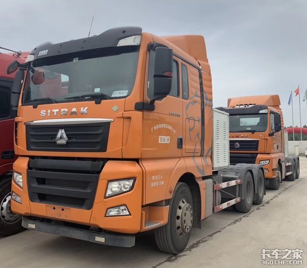 汕德卡LNG 8气囊牵引车 保准你没见过!