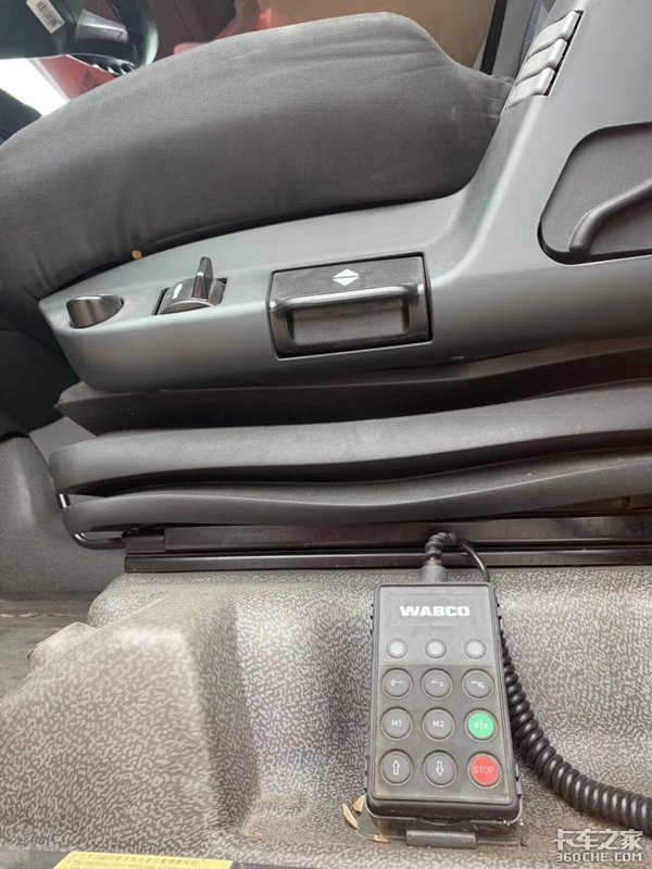 汕德卡LNG 8气囊牵引车 保准你没见过!