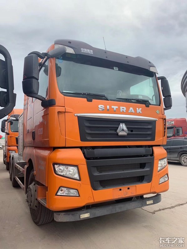 汕德卡LNG 8气囊牵引车 保准你没见过!