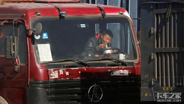 网红卡友诠释幸福真谛,感觉也是萌萌哒