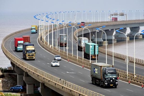 高速限速忽高忽低 网友:这样安全吗?交通公安部门回应:马上整改