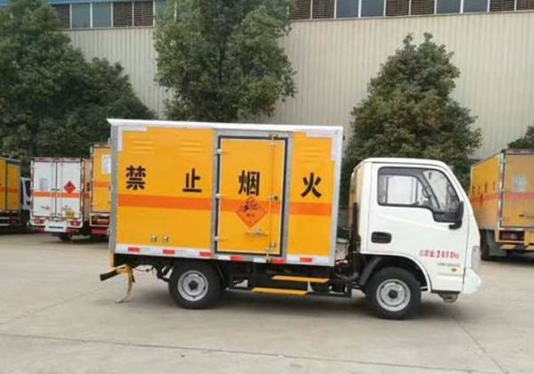 公安部提醒：這些標志不裝，最高罰5萬
