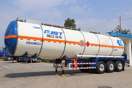 这款液罐车之前就很厉害了，升级后我只想说：干得漂亮！