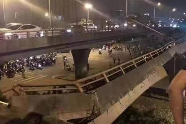 侧翻桥系独柱桥墩 专家:要千方百计限超